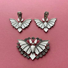 Load image into Gallery viewer, Art Deco Albino Bat Brooch