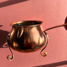 Load image into Gallery viewer, Copper Cauldron Saucepan (Pre-order)